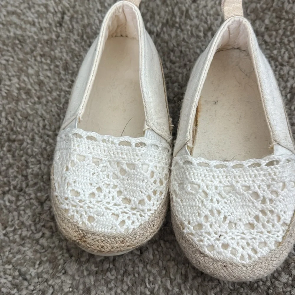 Bundle of Baby Shoes size 5-5.5 - Picture 4 of 6